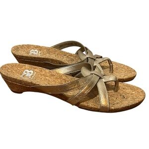 Gianni Bini Metallic Gold Leather Thong Sandal 8